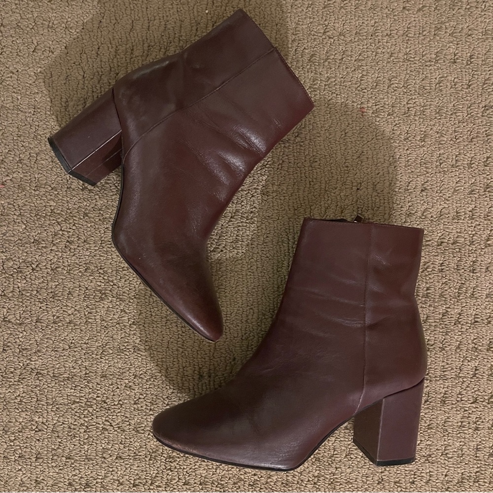 Holagen Bugundy Ankle Boots in Size 8.5